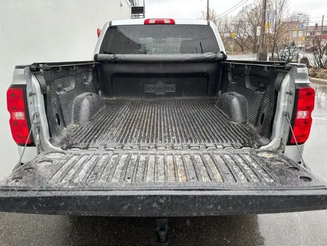 2017 Chevrolet Silverado 1500 4WD V8 CREW CAB-CAMERA-TONNEA-NEW - Photo 6