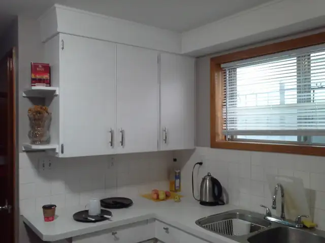 VERY CLEAN QUIET ROOM AVAILABLE - Photo 5