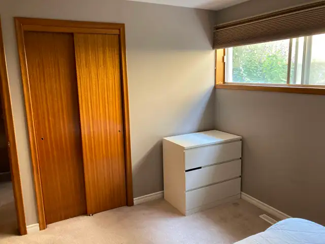 VERY CLEAN QUIET ROOM AVAILABLE - Photo 9