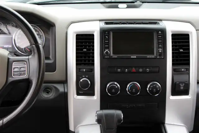 2012 Ram 1500 Outdoorsman Crew Cab  Nav  Back-up Cam Certified - Photo 22