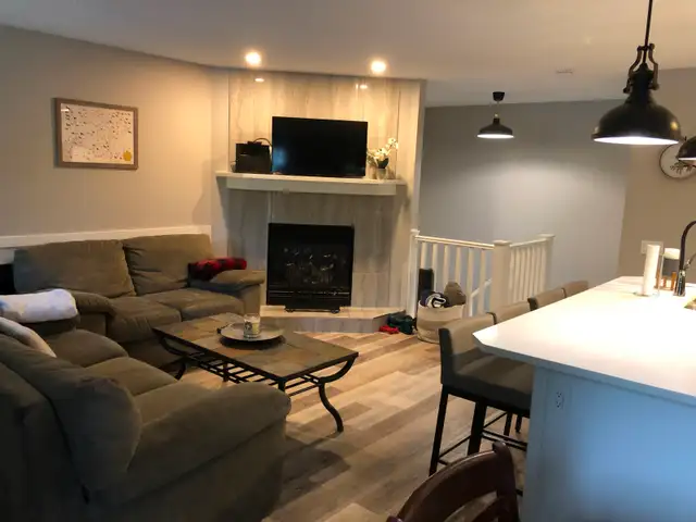 Updated 2 bed 2 bath 4plex w/ Balcony in Killarney - $1995 - Photo 2