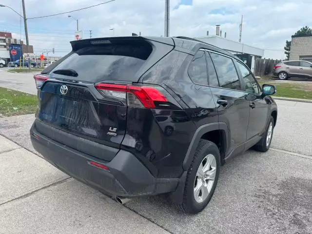 2019 Toyota RAV4 AWD LE - Photo 4