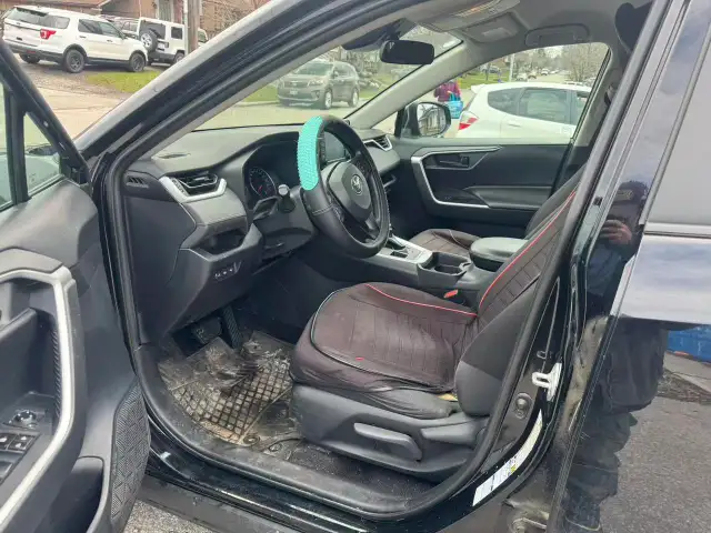 2019 Toyota RAV4 AWD LE - Photo 6