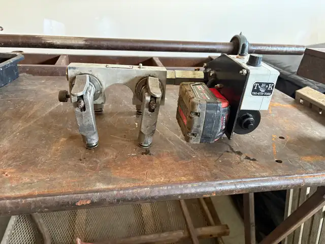 Milwaukee Cordless Pipe Crawler