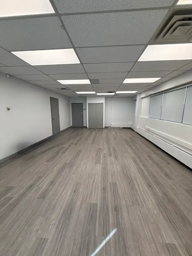 Stylish South Side Office Suite – Now Leasing! - Photo 3