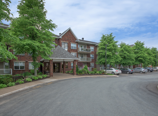 2 Bedroom Apartment, Dartmouth - July 2026 - Photo 8