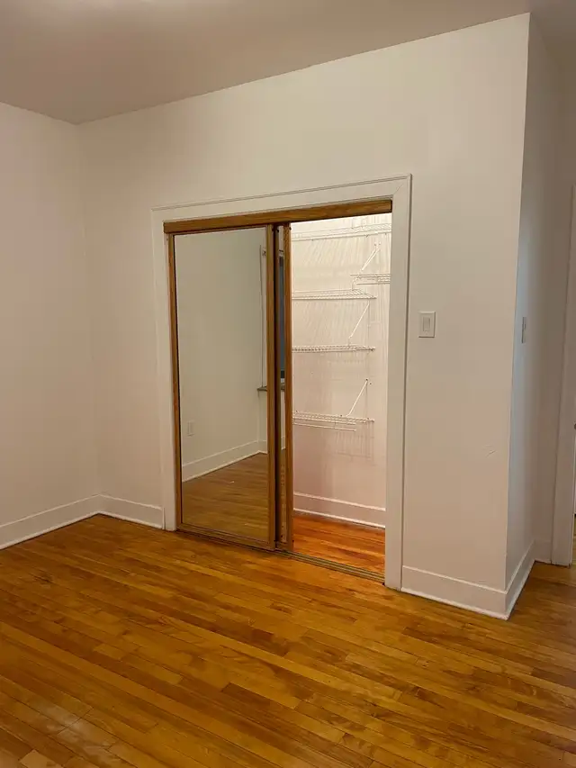 Grand 4 ½ à louer– Metro Snowdon - Photo 2