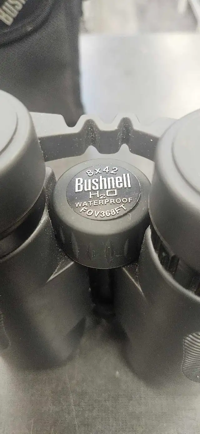 Bushnell 8 x 42 Binoculars - Photo 2