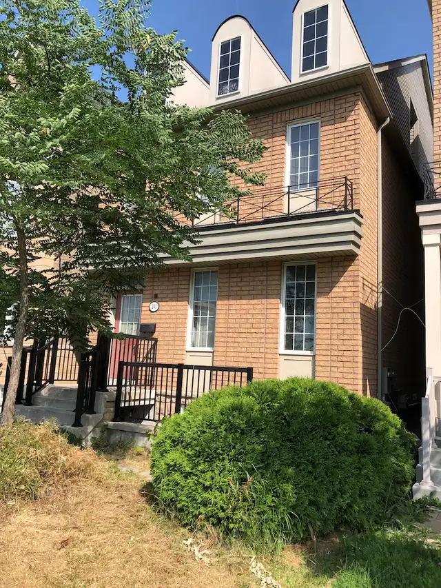 Furnished Room With Private Shower Close To York University