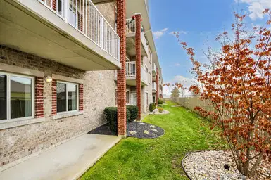 Luxury 2 Bedroom Apartment in Exeter ALL INCLUSIVE - Photo 2