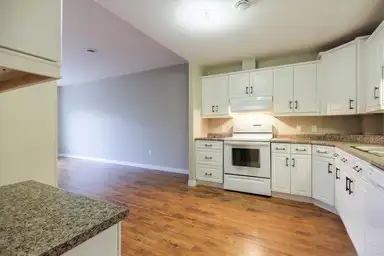 Luxury 2 Bedroom Apartment in Exeter ALL INCLUSIVE - Photo 12