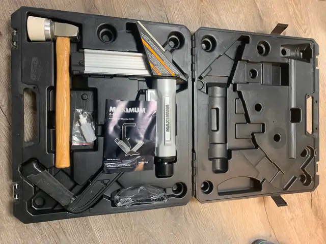 Mastercraft Flooring Stapler/Nailer - Photo 3