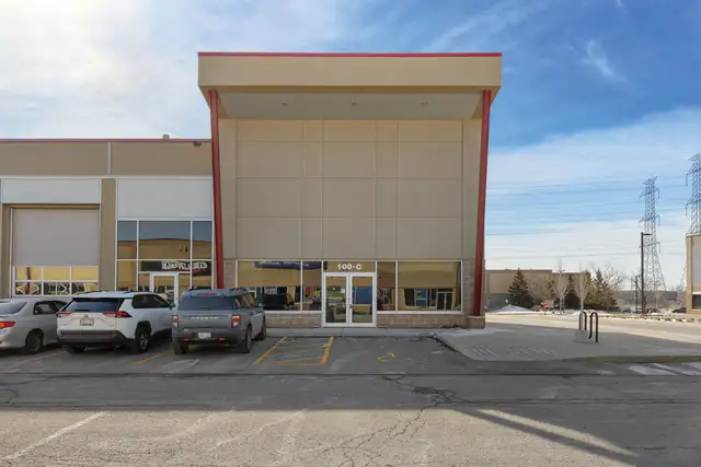 3020 Hawthorne Rd., Unit 100C | Showroom Space for Lease, Ottawa - Photo 3