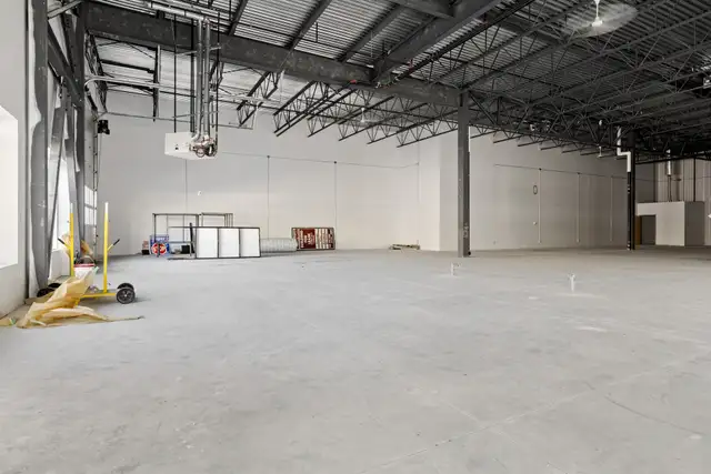 3020 Hawthorne Rd., Unit 100C | Showroom Space for Lease, Ottawa - Photo 8