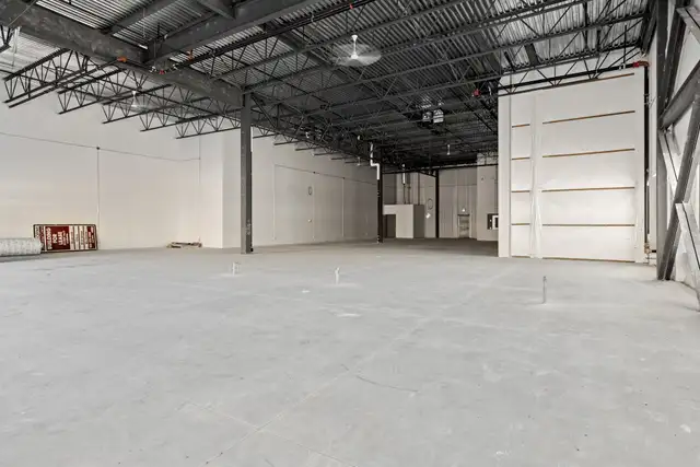 3020 Hawthorne Rd., Unit 100C | Showroom Space for Lease, Ottawa - Photo 9