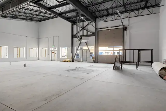 3020 Hawthorne Rd., Unit 100C | Showroom Space for Lease, Ottawa - Photo 13