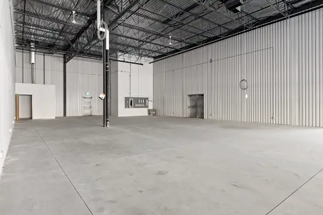 3020 Hawthorne Rd., Unit 100C | Showroom Space for Lease, Ottawa - Photo 15