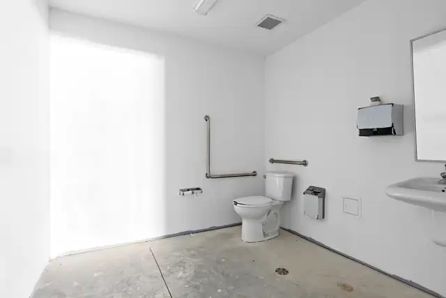 3020 Hawthorne Rd., Unit 100C | Showroom Space for Lease, Ottawa - Photo 21