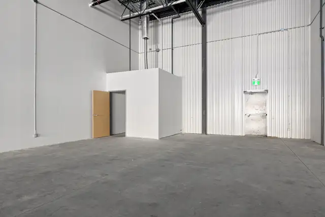 3020 Hawthorne Rd., Unit 100C | Showroom Space for Lease, Ottawa - Photo 22