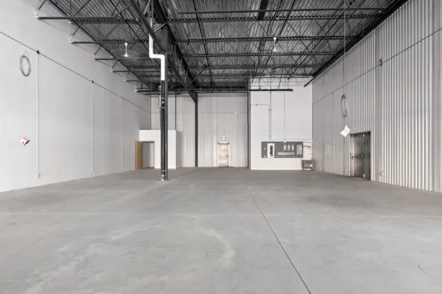 3020 Hawthorne Rd., Unit 100C | Showroom Space for Lease, Ottawa - Photo 23