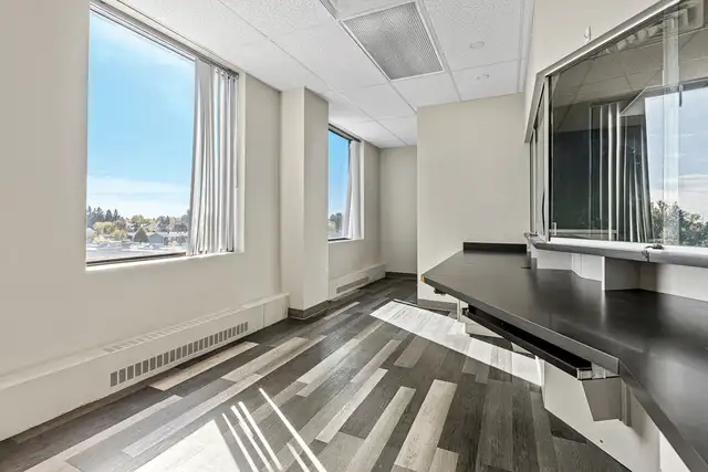 Prime Medical Office & Clinic Spaces | 885 Meadowlands Drive - Photo 13