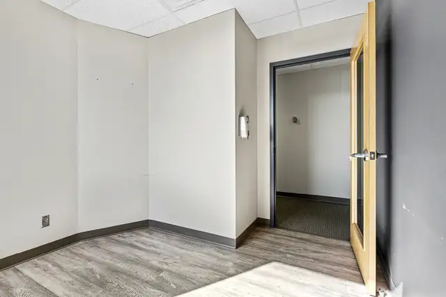 Prime Medical Office & Clinic Spaces | 885 Meadowlands Drive - Photo 18