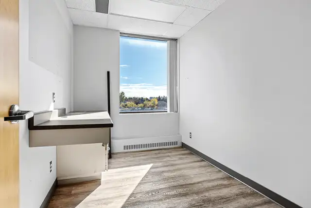 Prime Medical Office & Clinic Spaces | 885 Meadowlands Drive - Photo 20