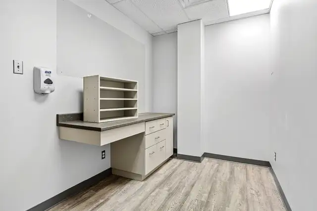 Prime Medical Office & Clinic Spaces | 885 Meadowlands Drive - Photo 22