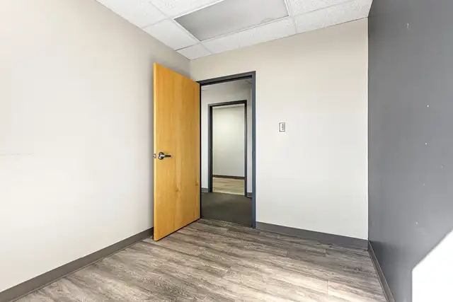 Prime Medical Office & Clinic Spaces | 885 Meadowlands Drive - Photo 23