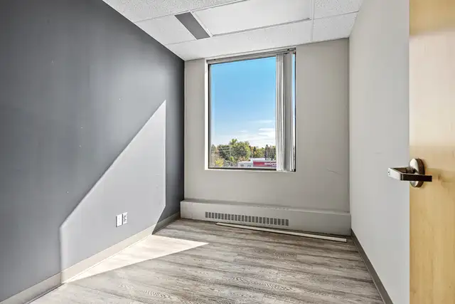 Prime Medical Office & Clinic Spaces | 885 Meadowlands Drive - Photo 24