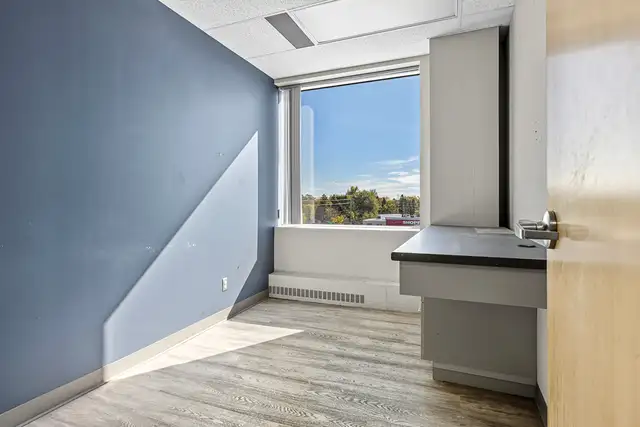 Prime Medical Office & Clinic Spaces | 885 Meadowlands Drive - Photo 25