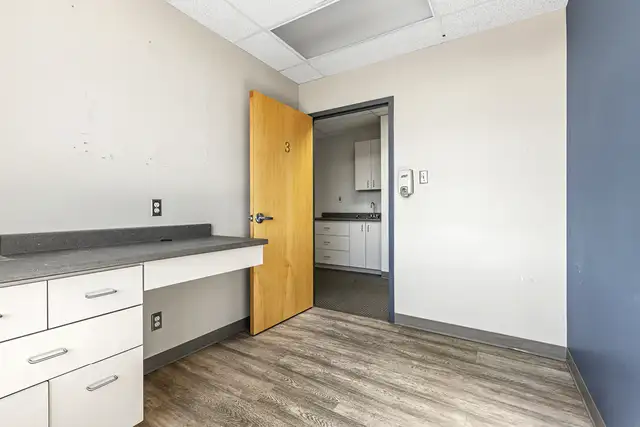 Prime Medical Office & Clinic Spaces | 885 Meadowlands Drive - Photo 26