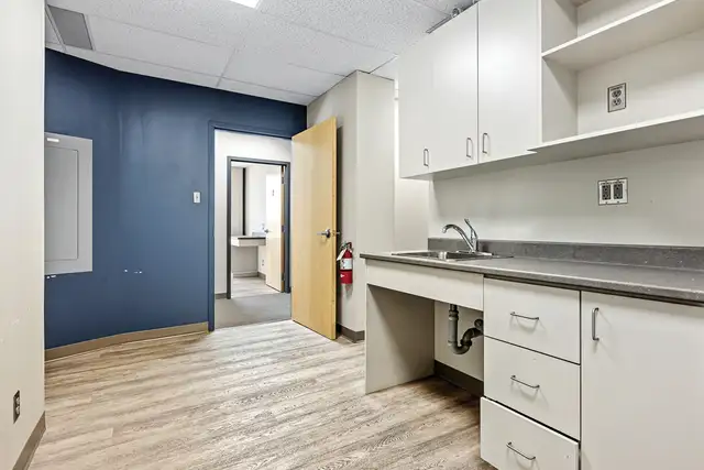 Prime Medical Office & Clinic Spaces | 885 Meadowlands Drive - Photo 28