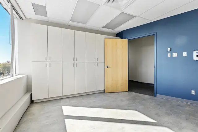 Prime Medical Office & Clinic Spaces | 885 Meadowlands Drive - Photo 30