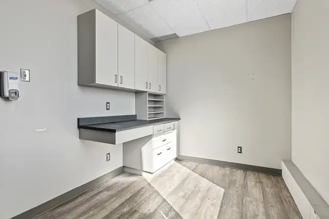 Prime Medical Office & Clinic Spaces | 885 Meadowlands Drive - Photo 33