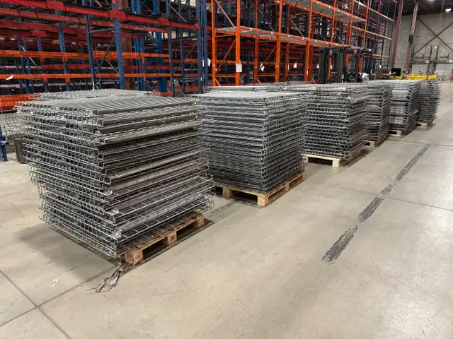 Used  wire mesh decking for box beams or step beams 42' x 46'. - Photo 4