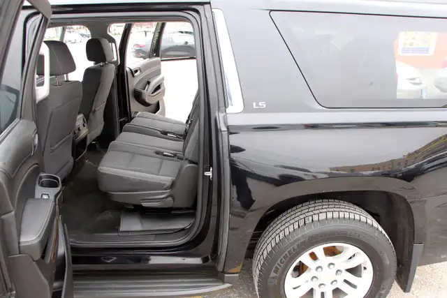 2016 Chevrolet Suburban LS 4x4 1-Owner Certified 2 Year W - Photo 16