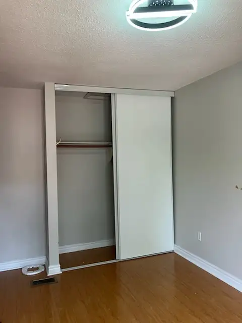 Scarborough RM Available Prime Location 4 Commuters - Photo 6