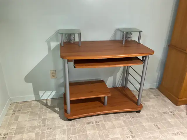 bureau d’ordinateur, couleur bretzel, d’agence à tous les décors