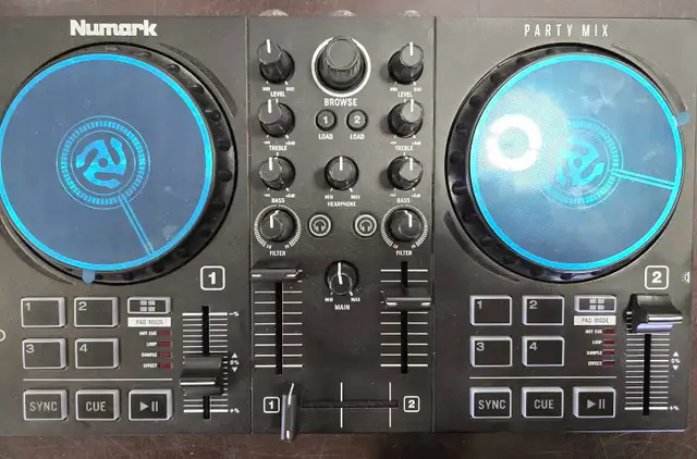 NUMARK PARTY MIX DJ CONTROLLER