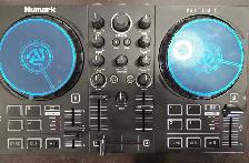 NUMARK PARTY MIX DJ CONTROLLER
