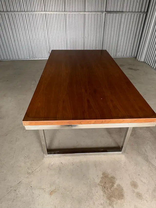 Free delivery used Wood top and metal base dining table - Photo 3