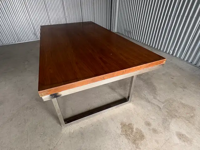 Free delivery used Wood top and metal base dining table - Photo 8