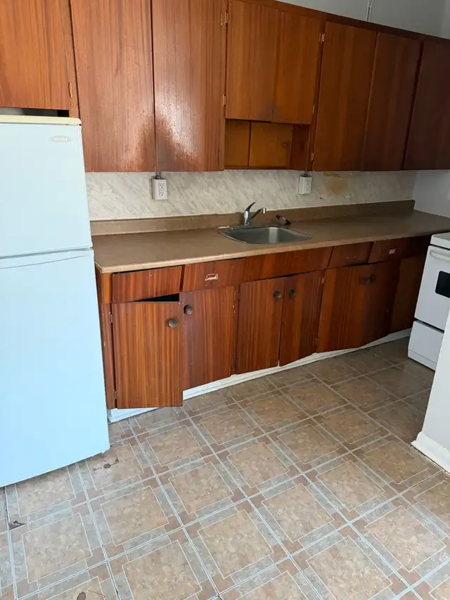 723 St. Matthew’s Ave - Photo 2