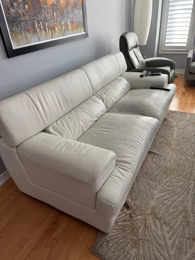 White pure Leather Sofa for Sale