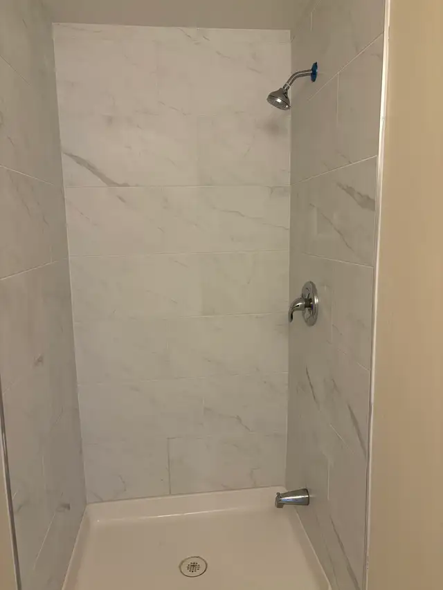 3 Bedroom  Den 7 1/2 ….HEATING INCLUDED - Photo 4