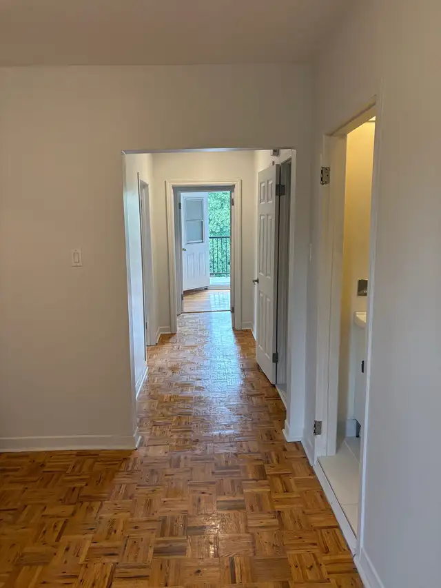 3 Bedroom  Den 7 1/2 ….HEATING INCLUDED - Photo 7