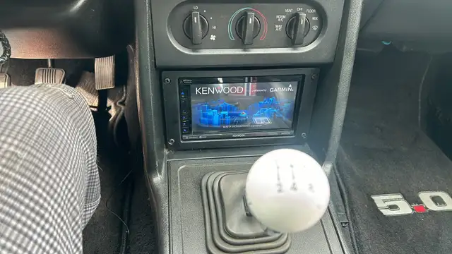 Ford Mustang GT convertible 1993 - Photo 7