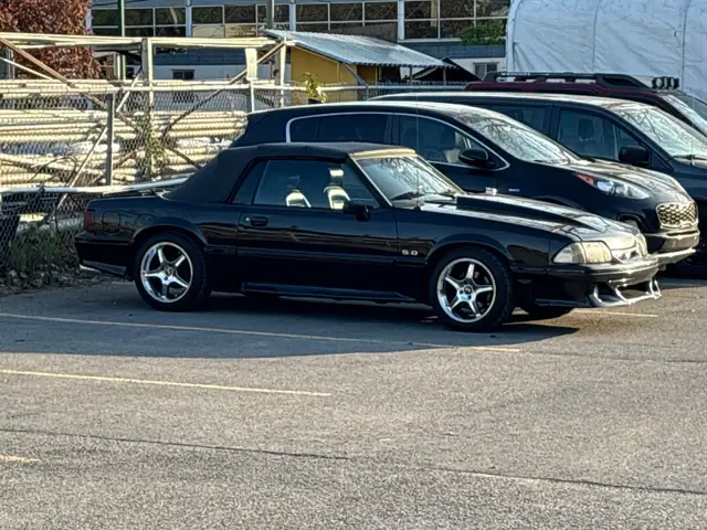 Ford Mustang GT convertible 1993 - Photo 8