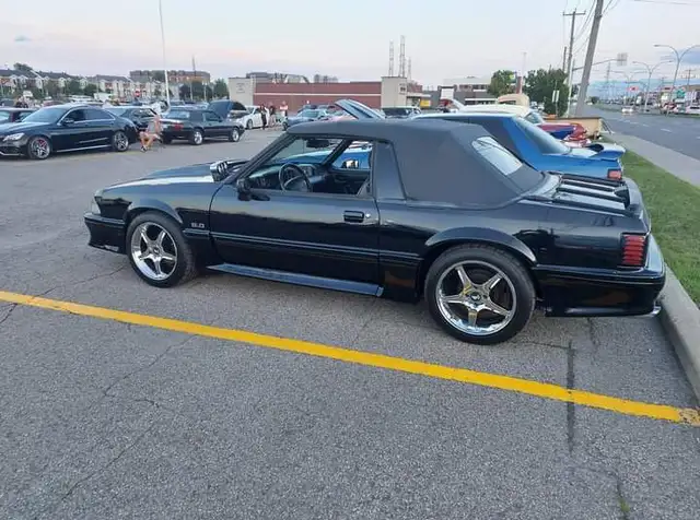 Ford Mustang GT convertible 1993 - Photo 9